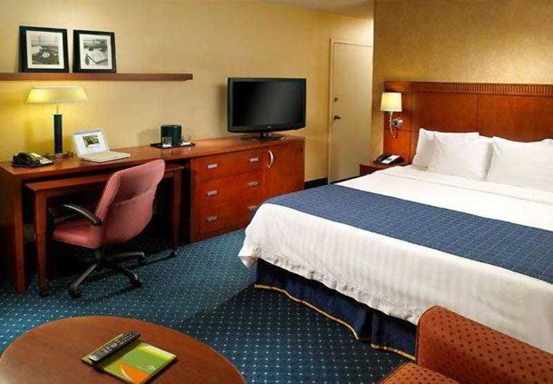 Courtyard By Marriott Augusta Ξενοδοχείο Δωμάτιο φωτογραφία